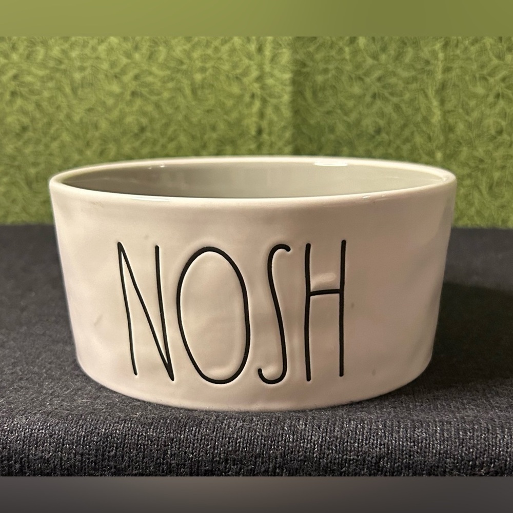 Rae Dunn NOSH pet Bowl